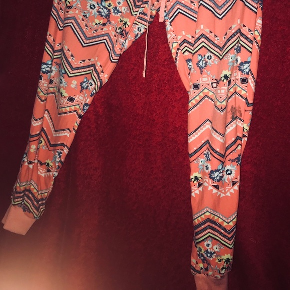 Flow pants🤩😍 - Picture 2 of 2